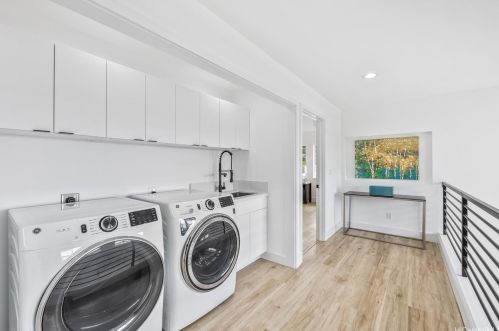 3033 Manoa Rd, Honolulu HI  96822-1503 exterior