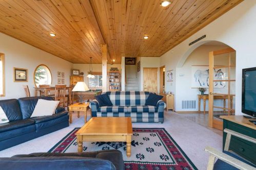 11896 Rhineland Ave, Truckee CA  96161-7070 exterior