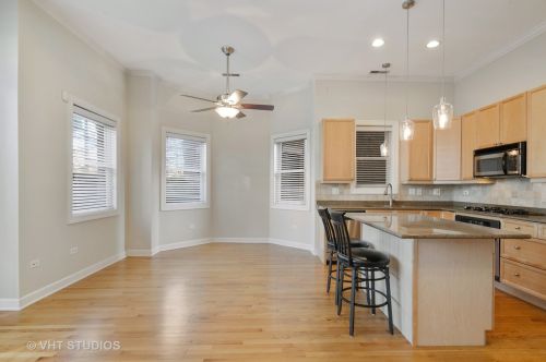 3454 Ashland Ave, Chicago, IL 60657-1302