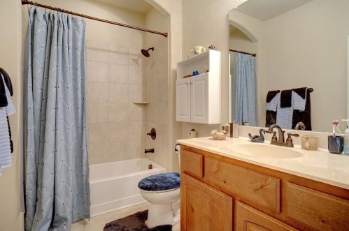 6321 Lake Side Dr, Fort Worth TX 76179 exterior