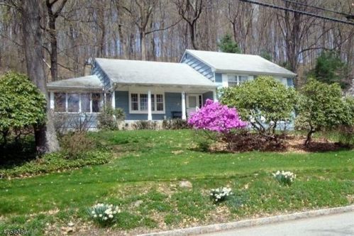 43 Radtke Rd, Dover, NJ 07869-3812