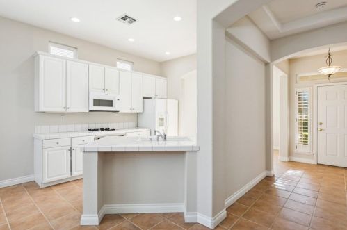 12041 Gold Pointe Ln, Rancho Cordova, CA 95670-6214