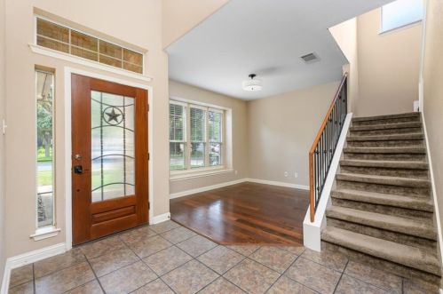 10121 Channel Island Dr, Austin TX  78747-2686 exterior