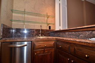 993 Post Oak Ln, Houston TX  77056-2203 exterior