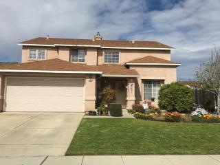 379 Chardonnay Dr, Salinas, CA 93906-5259