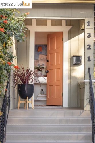 1321 66th St, Berkeley, CA 94702-2617