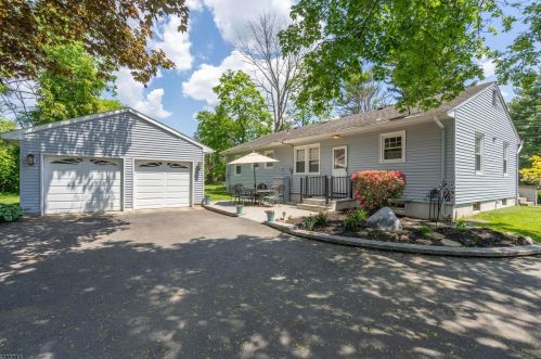 18 Sergeantsville Rd, Flemington, NJ 08822-1558