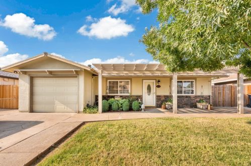 8643 Wren Cir, Elk Grove, CA 95624-1523
