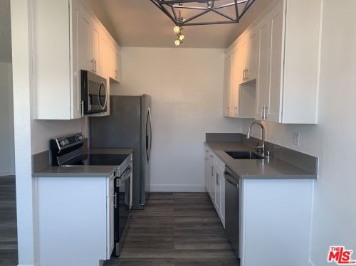326 Queen St, Inglewood, CA 90301-1817