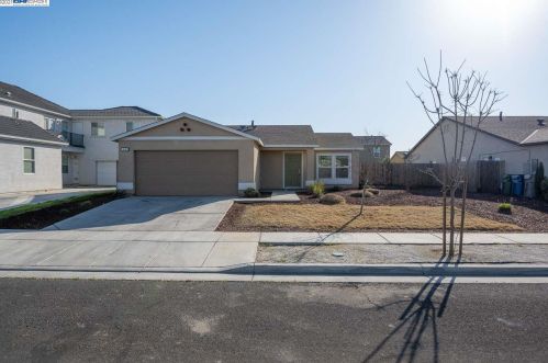 412 Morena Dr, Los Banos, CA 93635-6475