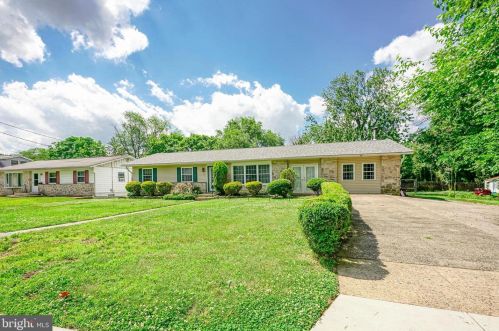 3 Virginia Ave, Palmyra, NJ 08065-1318