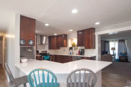 5716 2450, Roy, UT 84067-1548