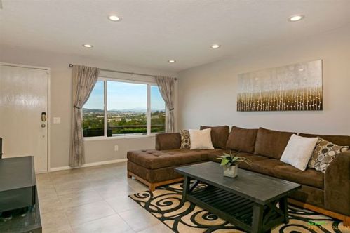 4272 Black Duck Way, Oceanside, CA 92057-7502