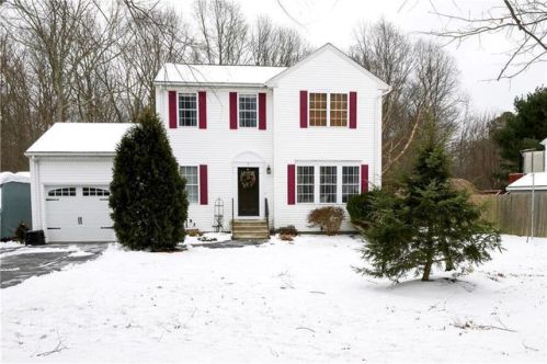 7 Remington Farm Dr, Coventry, RI 02816-8276