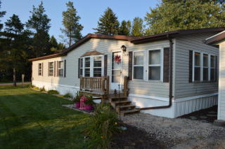 208 Round Up Cir, Brookings, SD 57006-4532