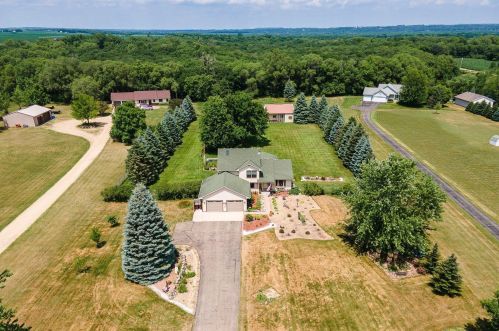 16591 185th St, Hastings, MN 55033-3633