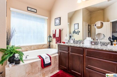 2147 Pioneer Pass, Seguin TX 78155-4456 exterior