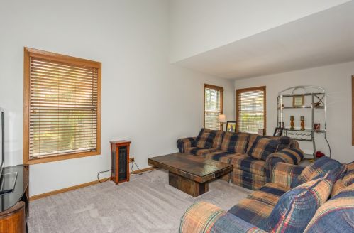 1114 Bradbury Cir, Carol Stream IL  60188-3904 exterior