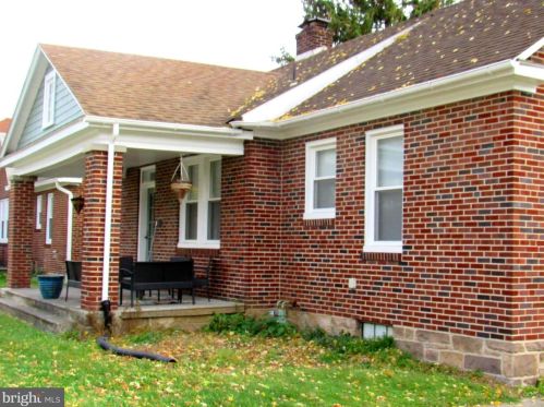 1322 Bannister St, York, PA 17404-4909