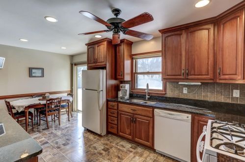 2233 Fernwood St, Saint Paul MN  55113-4311 exterior