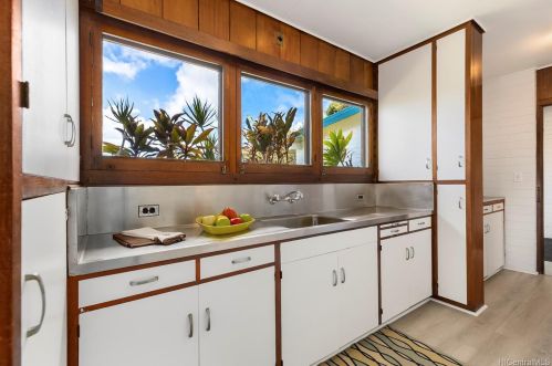 2024 Manoa Rd, Honolulu HI  96822-2120 exterior