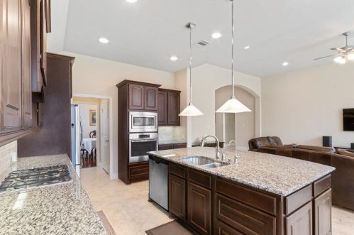 6226 Milam Branch Ln, Richmond TX 77471-6654 exterior