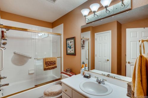 13857 Chenango Dr, Aurora CO 80015-3904 exterior