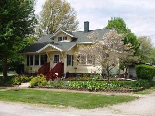 1008 8th St, Sunny Hill Estates, IL 61273-7740