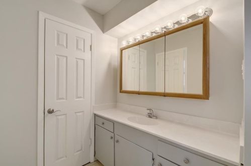 2302 Barton Skwy, Austin TX  78704-4704 exterior