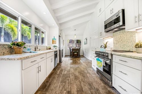 1091 Kalapaki St, Honolulu HI  96825-2710 exterior