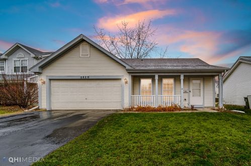 2828 Bluewater Cir, Naperville, IL 60564-4388
