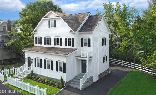 27 Bridge St, Greenwich CT  06830-5210 exterior