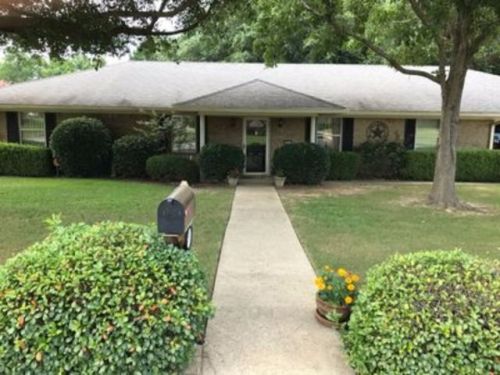 4501 Memorial Dr, Marshall, TX 75672-5845