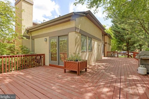 283 Sayre Dr, Princeton NJ  08540-5872 exterior