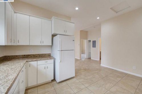 1453 C St, Hayward, CA 94541-2904
