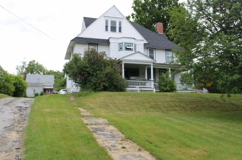 15 Jefferson Rd, Carroll, NH 03598-3107