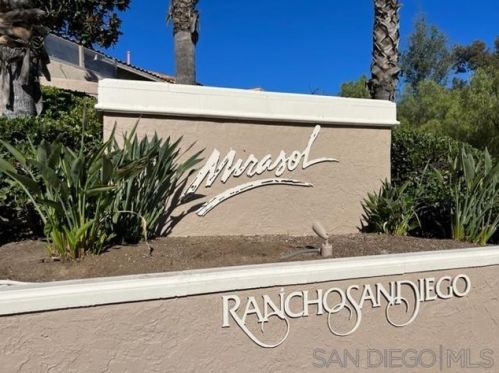 11586 Fury Ln, El Cajon, CA 92019-4383