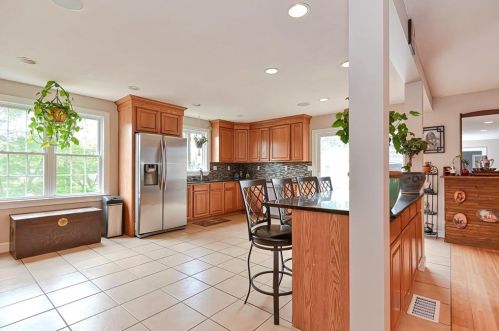 183 Rock Ave, Glocester, RI 02859-3252