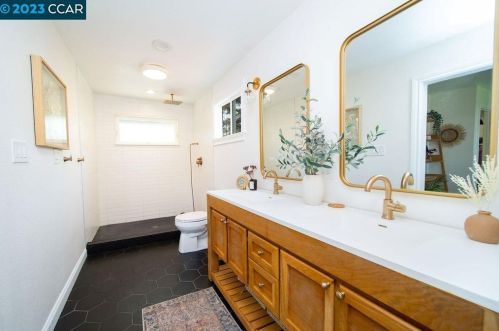 113 Vivian Dr, Concord CA  94523-2935 exterior