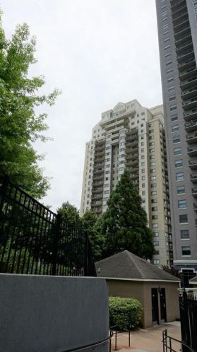 795 Hammond Dr, Atlanta GA  30328-5517 exterior