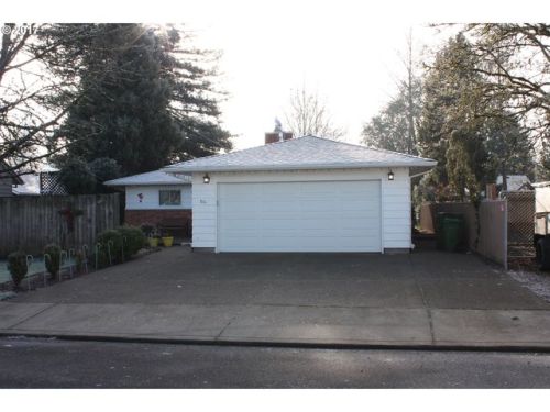 704 Vermillion St, Newberg, OR 97132-1745