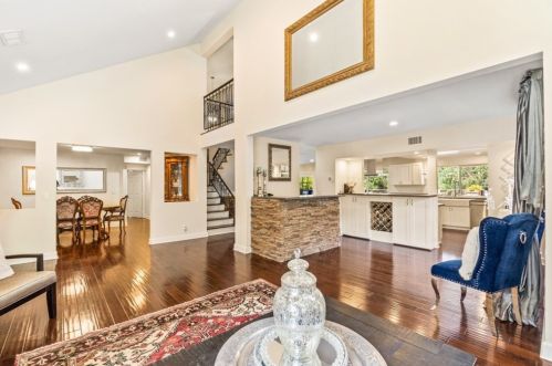 370 Yorkshire Cir, Anaheim CA 92808-1313 exterior