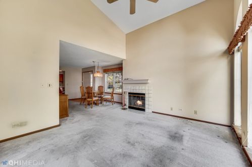 732 Happfield Dr, Arlington Hts IL  60004-7100 exterior