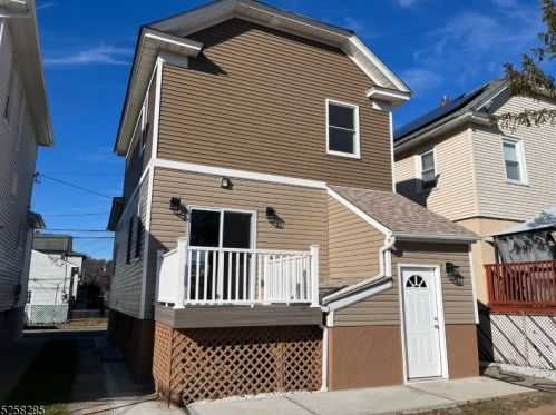 60 Franklin Pl, Paterson NJ 07512-2689 exterior