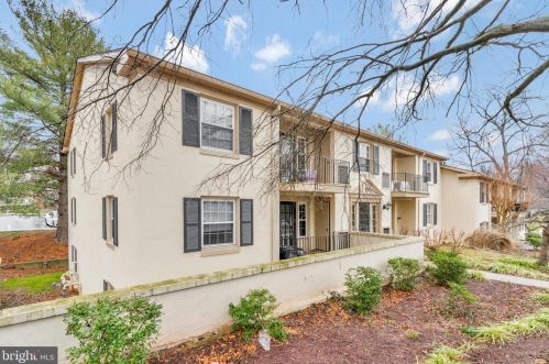 5902 Surrey Hill Pl, Springfield VA  22152-1145 exterior