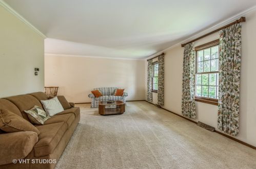 593 Ferndale St, Gurnee, IL 60031-2873