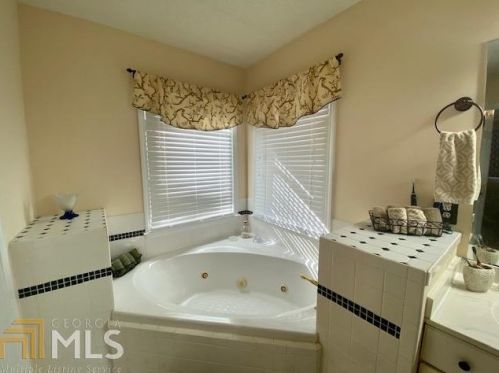 5300 Starboard Ct, Conyers GA  30094-4743 exterior