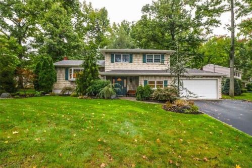 1 Sherwood Rd, Edison, NJ 08820-2313