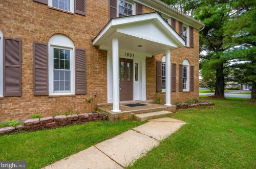 1601 Rainbow Dr, Silver Spring, MD 20905-4144