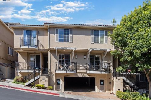 2645 Villa Cortona Way, San Jose, CA 95125-2015